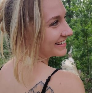 Meet your Posher, Julia